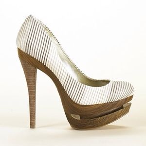 Jessica Simpson heels